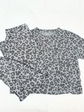 Aerie Women’s Gray Leopard Print Pajama Set